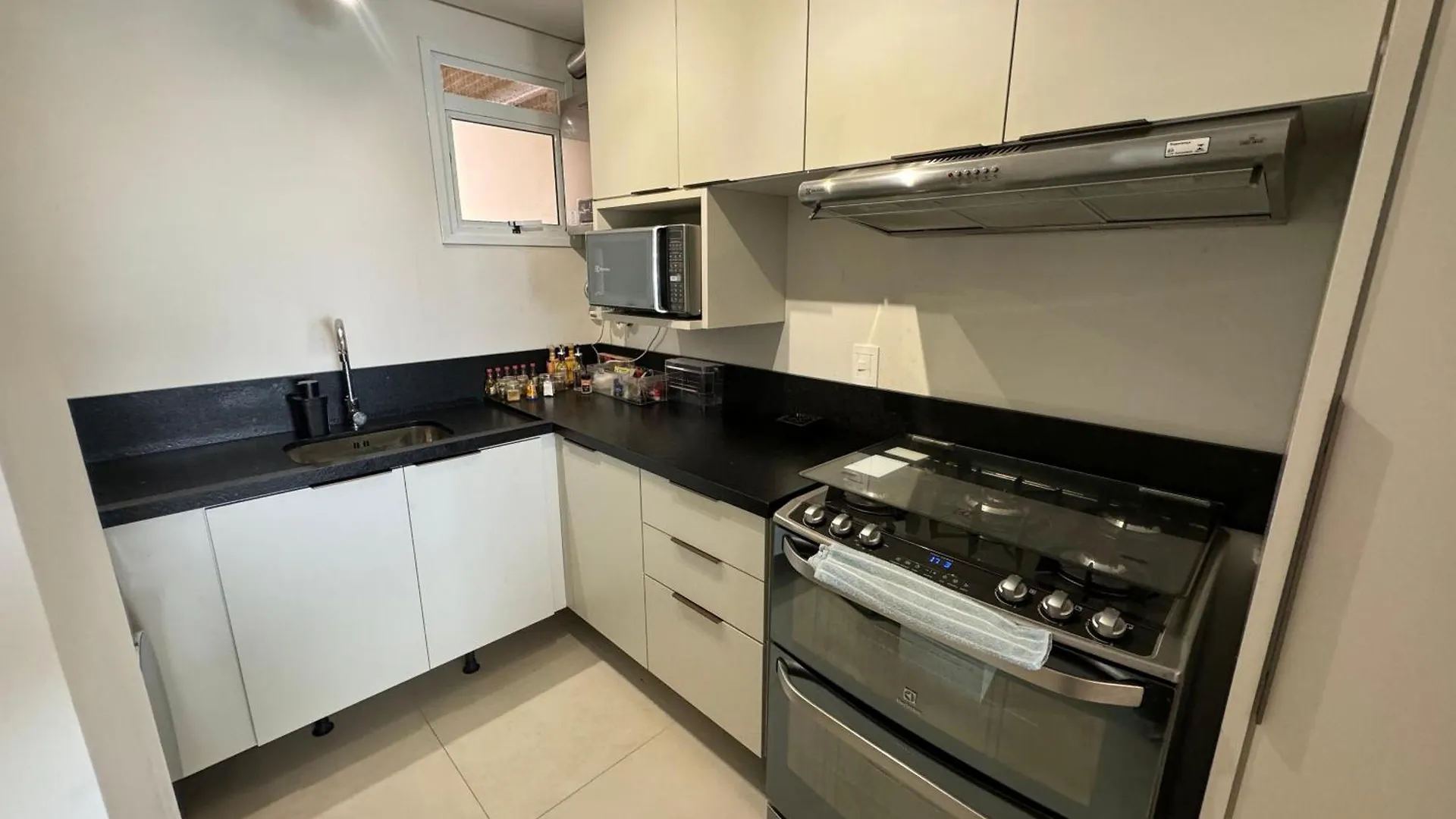 Cod 31 - Apartamento Frente Mar Na Praia Das Caravelas Governador Celso Ramos